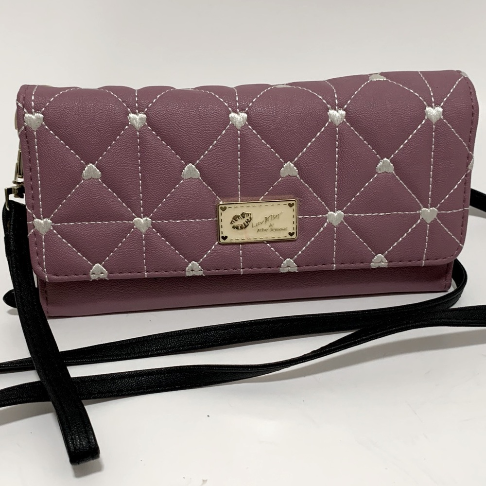 NWOT Luv Betsey by Betsey Johnson Quilted Mauve Crossbody Clutch Wristlet Hearts